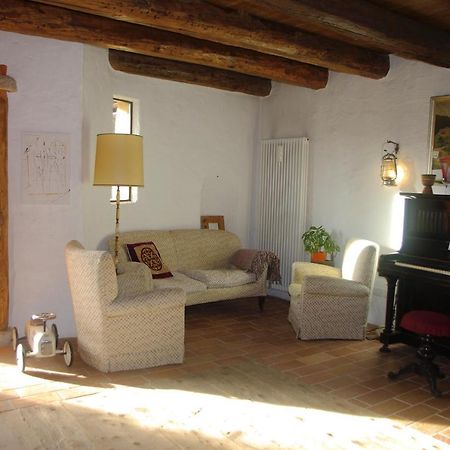 La Casa Altrui- Camere E Zona Relax Con Giardino Коредо Экстерьер фото