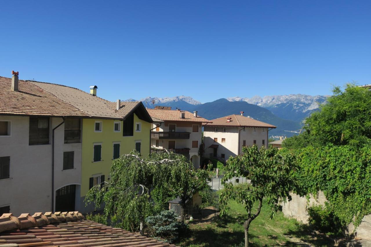 La Casa Altrui- Camere E Zona Relax Con Giardino Коредо Экстерьер фото