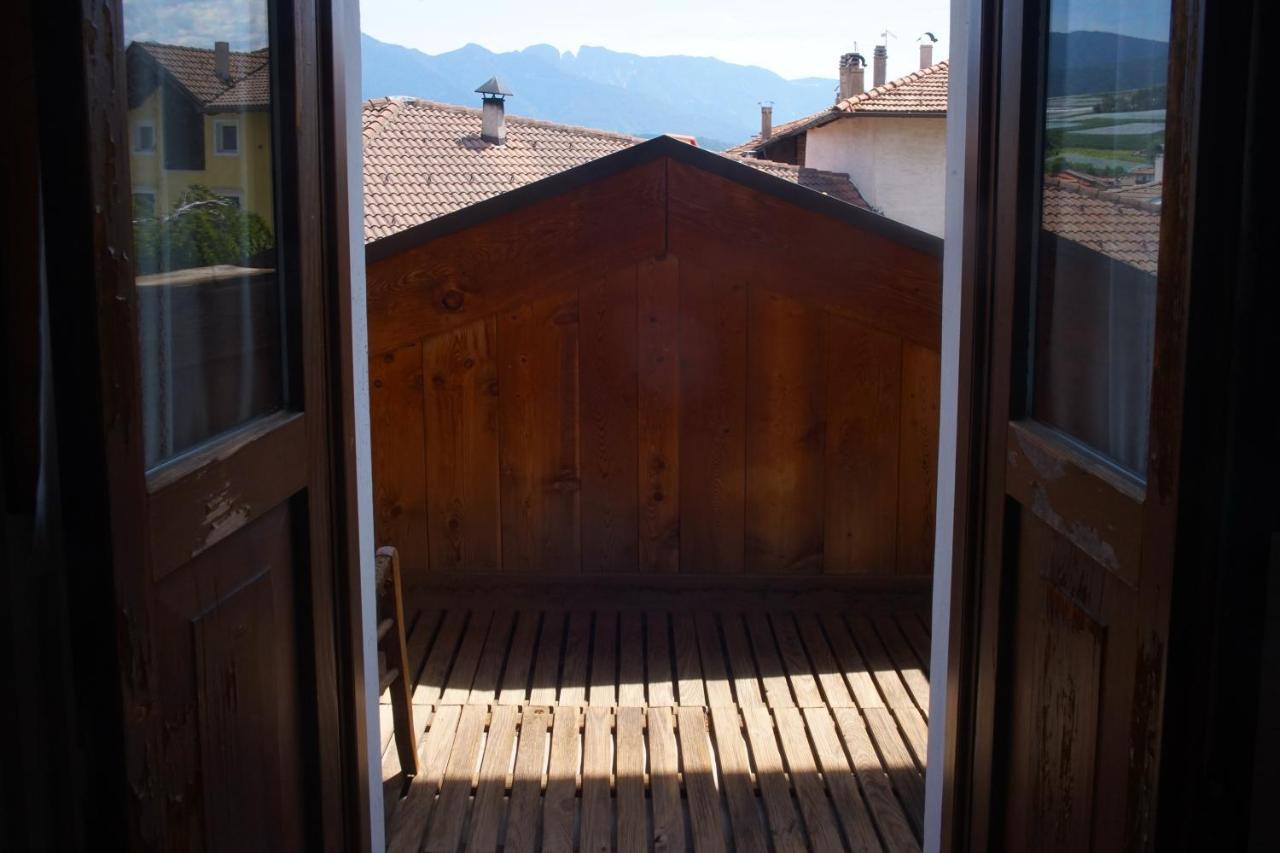 La Casa Altrui- Camere E Zona Relax Con Giardino Коредо Экстерьер фото