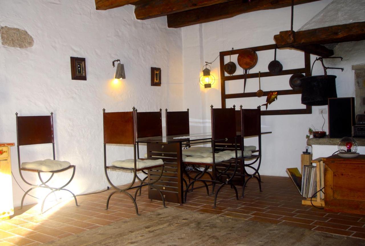 La Casa Altrui- Camere E Zona Relax Con Giardino Коредо Экстерьер фото